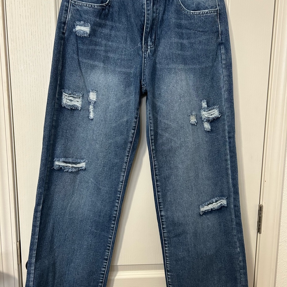 Women’s Wide Lag Blue Distressed Jeans